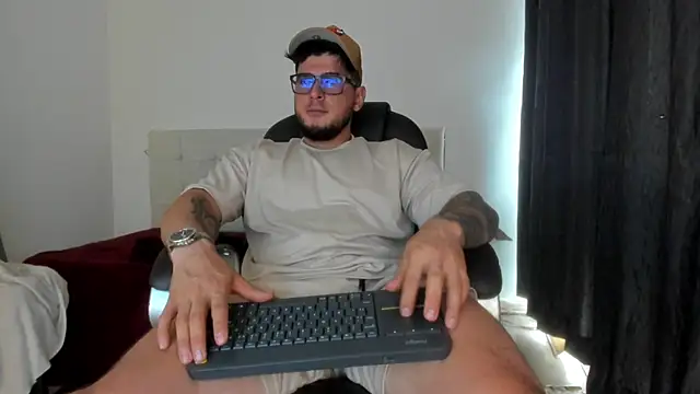 Teilor Creed online show from February 26, 8:43 pm