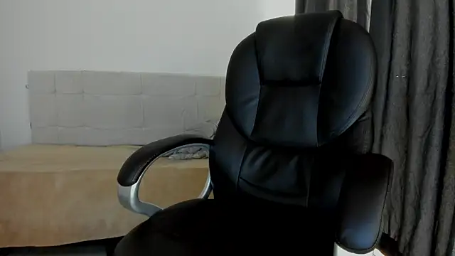 Teilor Creed online show from April 10, 7:54 pm