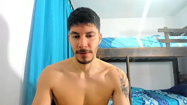 Snapshot of daniel_sexy777 chatting on October 25, 12:34 am daniel sexy777 online show from October 25, 12:34 am