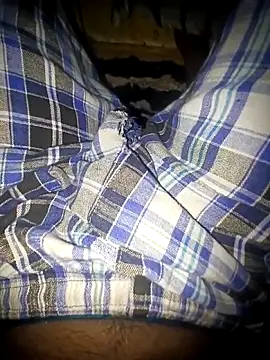 Snapshot of alanjoyoo chatting on October 24, 2:35 am alanjoyoo online show from October 24, 2:35 am