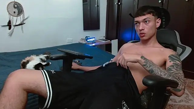 aaron blug online show from November 14, 4:08 pm