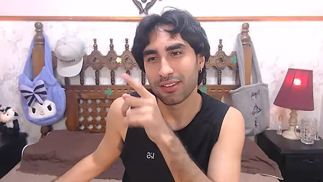 MilanZaire online show from March 18, 1:02 am