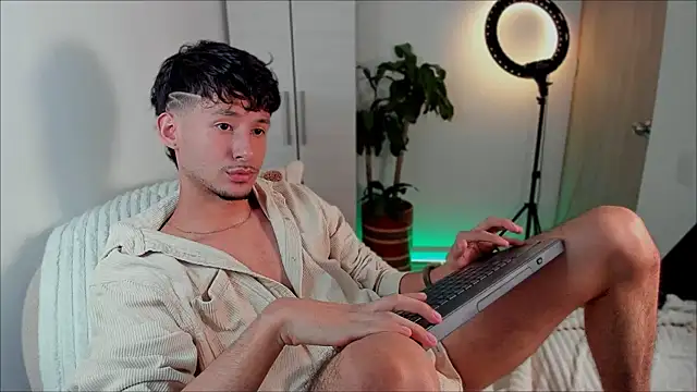 dimitri targaryen online show from January 6, 3:42 am