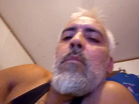 Xoc8  online show from December 18, 8:53 am