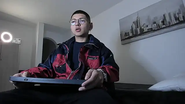 a lejandro 0 8 online show from March 13, 11:49 pm