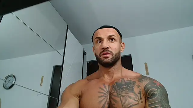 Magnificmuscles89 online show from May 31, 8:21 pm