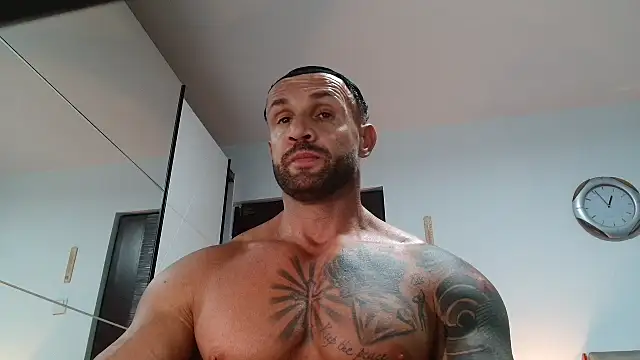 Magnificmuscles89 online show from May 26, 9:55 pm