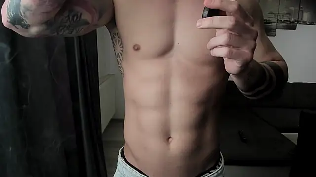 Richarddarell1 online show from March 4, 6:42 am