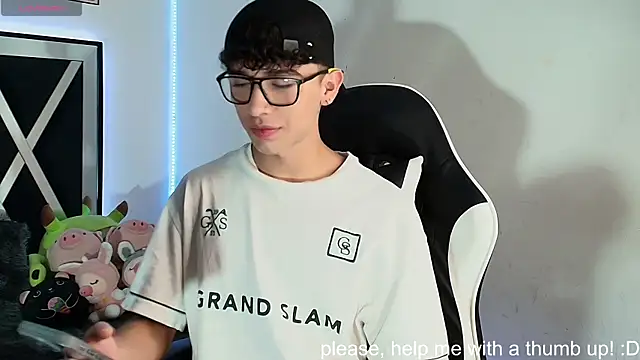 Niico Cruz online show from December 2, 8:31 pm