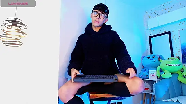 Niico Cruz online show from March 2, 4:07 am