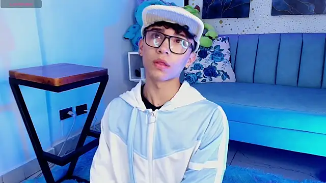 Niico Cruz online show from March 8, 1:23 pm