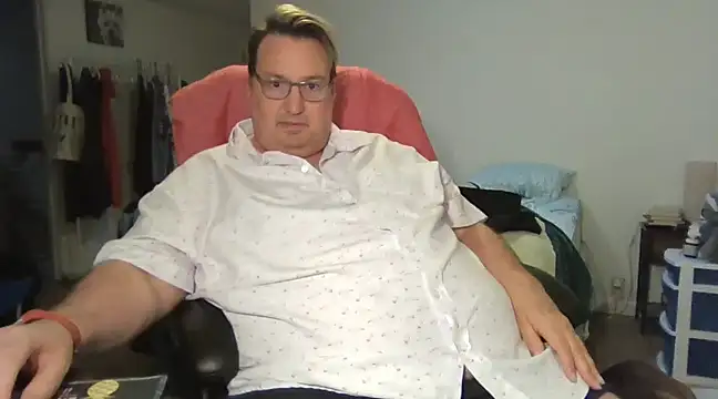 wvalentino online show from December 13, 11:50 pm