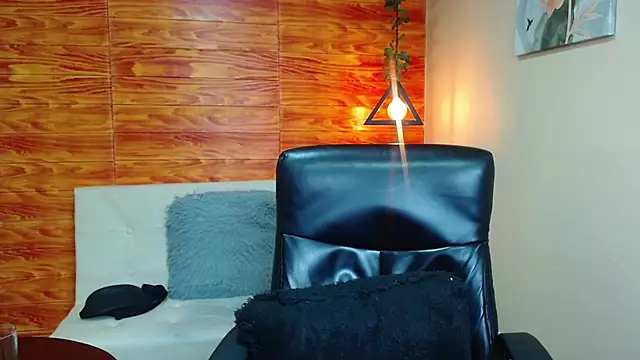 Bastiaan 28 online show from December 15, 2:52 am