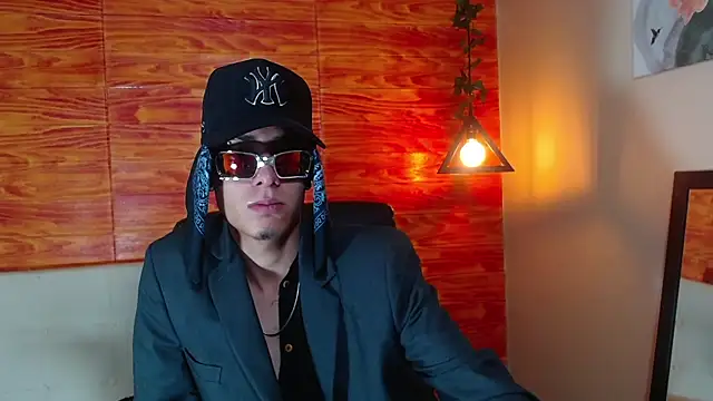 Bastiaan 28 online show from February 16, 3:05 am