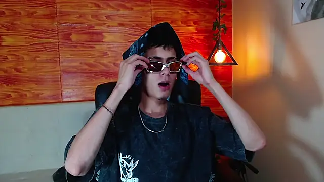 Bastiaan 28 online show from February 22, 3:56 am