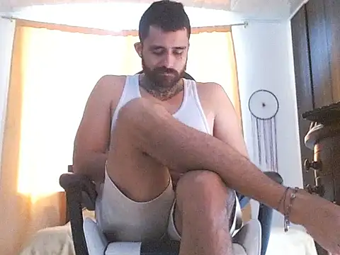 aronmiller404 online show from December 30, 4:19 pm