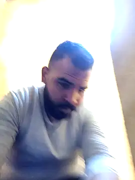 Snapshot of ListedLoin chatting on January 18, 7:37 am ListedLoin online show from January 18, 7:37 am