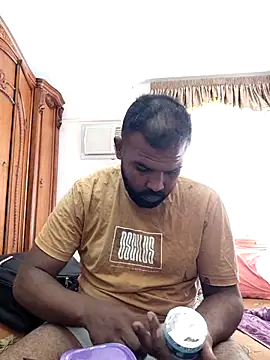 ListedLoin online show from November 18, 10:41 am