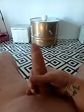 Snapshot of killminou chatting on February 2, 12:13 pm killminou online show from February 2, 12:13 pm