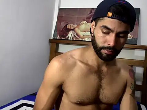 hideonbush051 online show from January 7, 2:22 pm