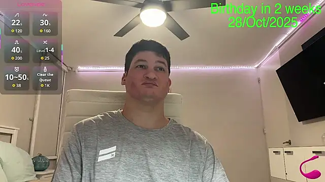 Snapshot of Lorenzo_hernandez chatting on October 2, 10:47 pm Lorenzo hernandez online show from October 2, 10:47 pm