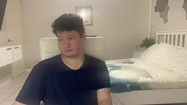 Snapshot of Lorenzo_hernandez chatting on February 12, 4:55 pm Lorenzo hernandez online show from February 12, 4:55 pm