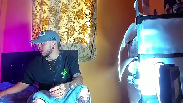 smoker445 online show from April 25, 4:15 pm