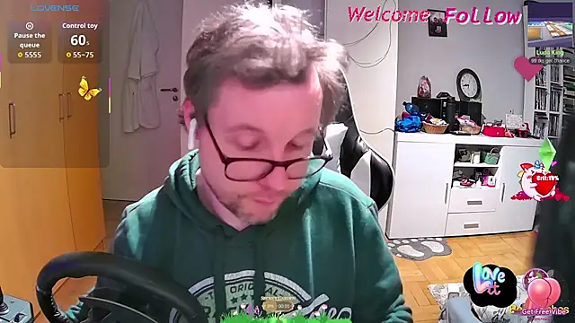 larsgessner30 online show from May 15, 1:36 am