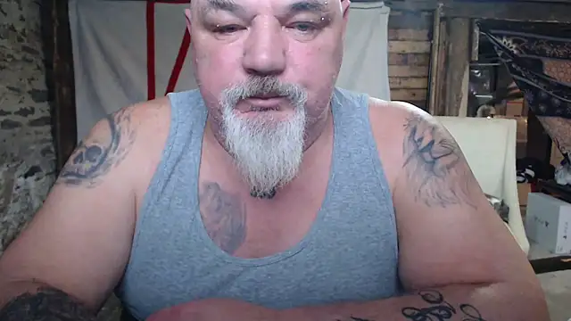 Newfiesausage1972 online show from February 18, 4:59 pm