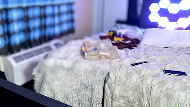 savageconfidence online show from April 13, 2:45 am