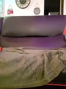 Snapshot of RomWoolf chatting on March 11, 4:40 pm RomWoolf online show from March 11, 4:40 pm