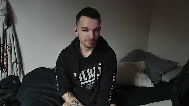 JackDesFeux online show from March 6, 2:08 pm