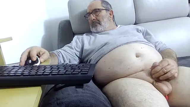 gillou1234 online show from March 5, 11:45 pm