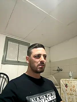 iltoscano95 online show from October 6, 7:51 pm