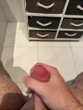 Deralboaus01 online show from April 15, 12:16 pm