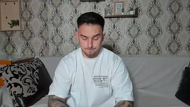 Jonmusclemaster online show from December 14, 9:02 pm