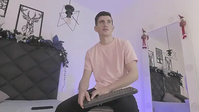 MikaelSlow online show from December 10, 4:34 am