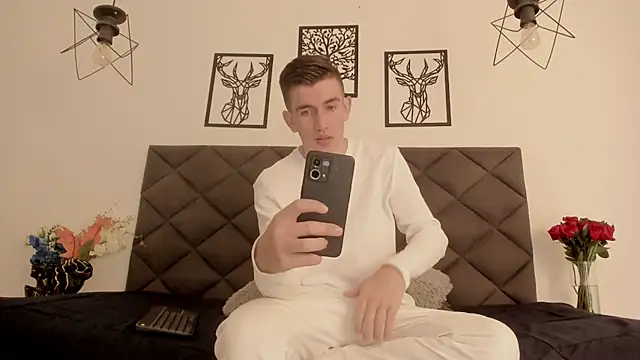 MikaelSlow online show from January 25, 5:18 am