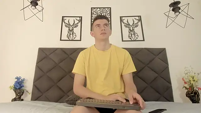 MikaelSlow online show from March 7, 5:07 am