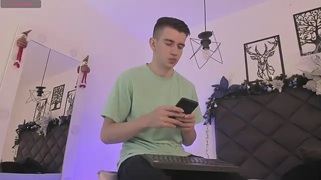 MikaelSlow online show from December 18, 4:09 am