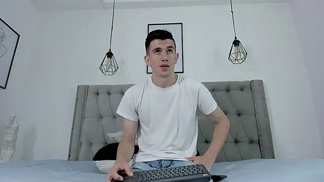 MikaelSlow online show from January 26, 5:34 am