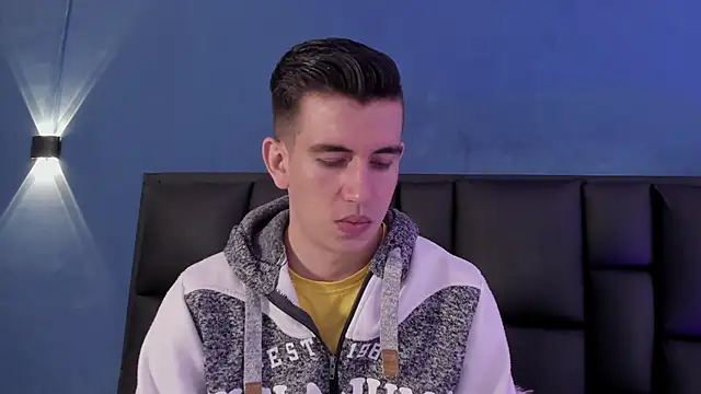 MikaelSlow online show from November 11, 3:44 am