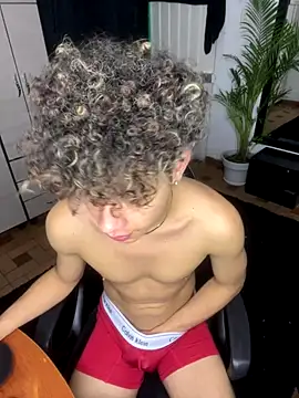 Snapshot of DavidfullOFlove chatting on October 29, 11:29 pm DavidfullOFlove online show from October 29, 11:29 pm