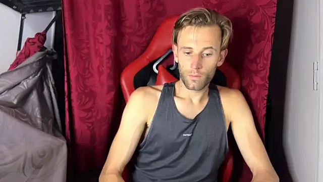 Snapshot of aquilesmade chatting on September 26, 1:09 pm aquilesmade online show from September 26, 1:09 pm