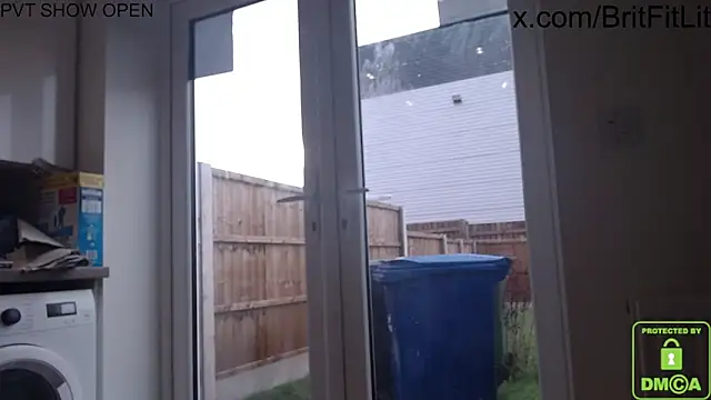 Snapshot of BritishHappyEnding chatting on February 16, 12:43 pm BritishHappyEnding online show from February 16, 12:43 pm