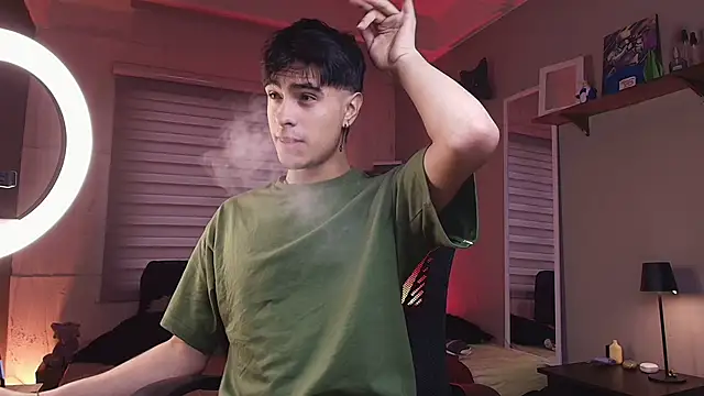 thiago rockwelll online show from March 7, 10:32 pm