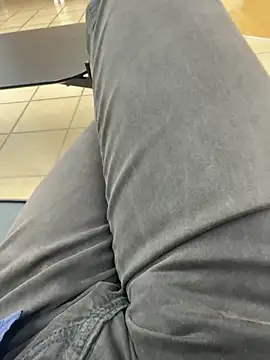 Snapshot of hotisraeli chatting on March 18, 9:01 am hotisraeli online show from March 18, 9:01 am