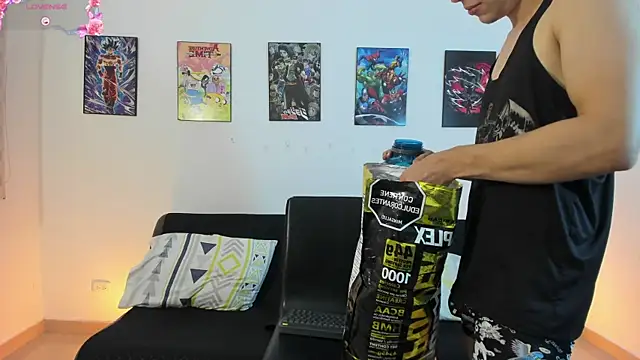 jonathanjoestar  online show from December 18, 11:12 pm