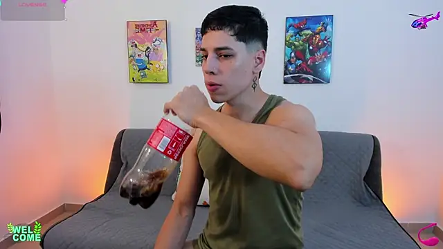 jonathanjoestar  online show from September 18, 9:50 pm