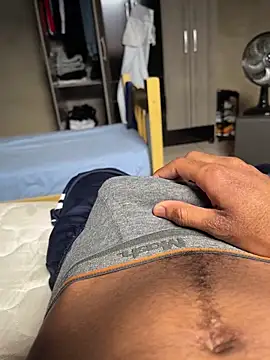 hxnriiqz online show from March 15, 7:31 pm